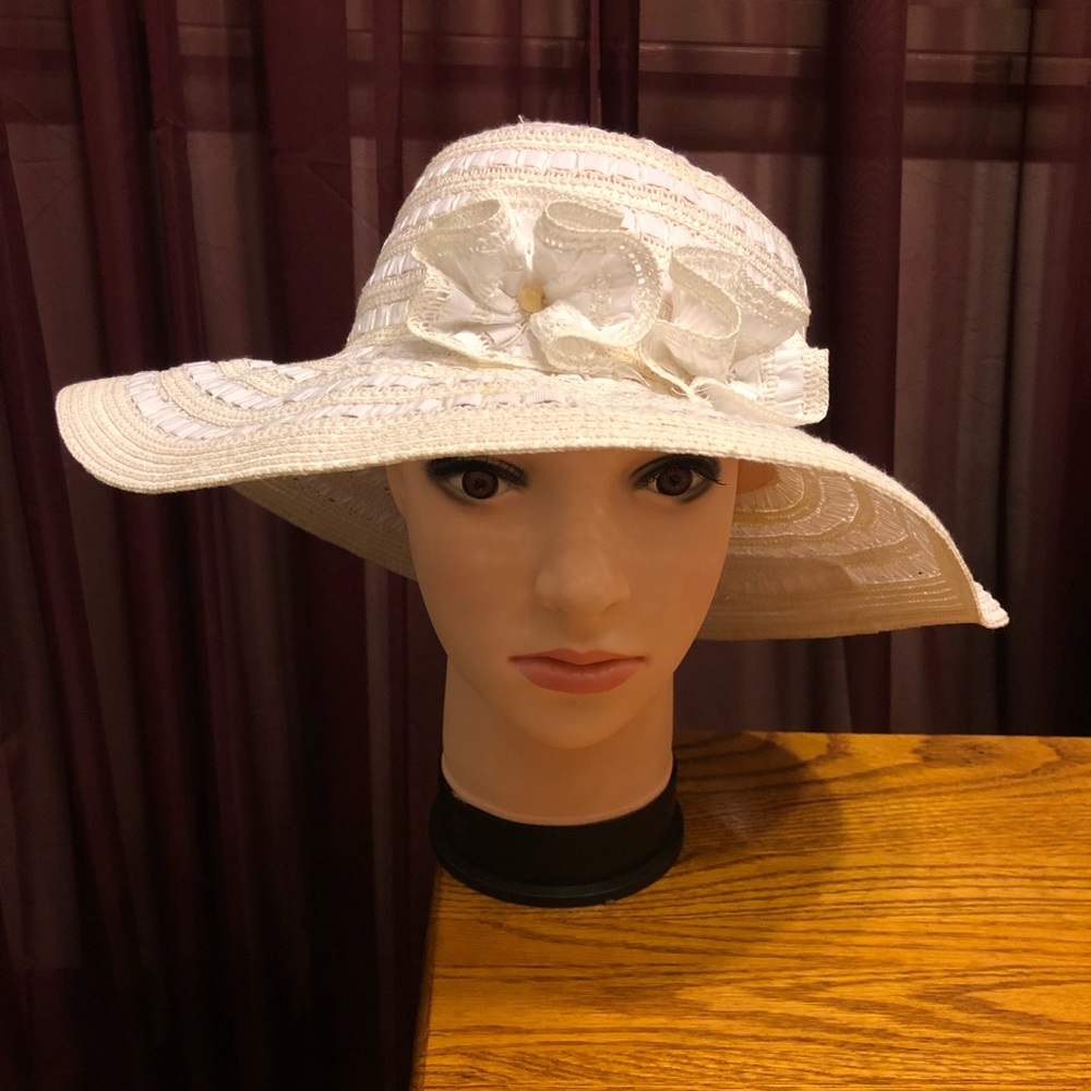 Vintage white hat